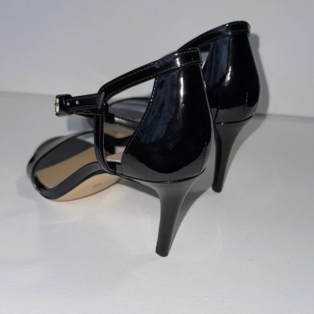 Michael Kors Black Patent Heels size 7 - Picture 5 of 16